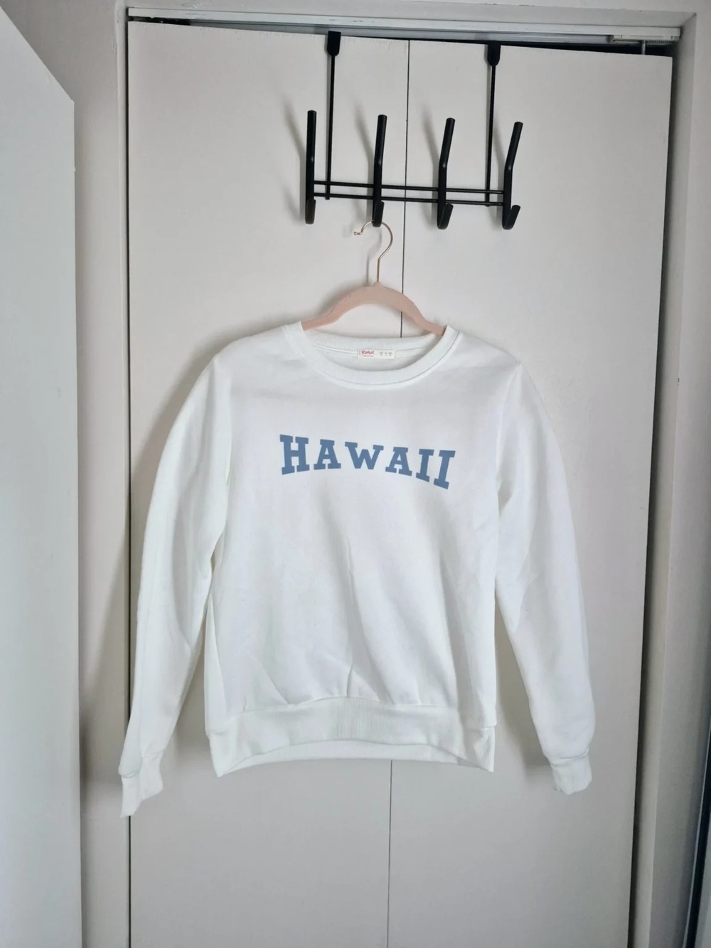 ROMWE White Crewneck Sweatshirt with Light Blue "HAWAII" Print